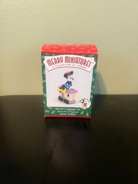 Merry Miniatures Minnie’s Luggage Car Holiday Figurine